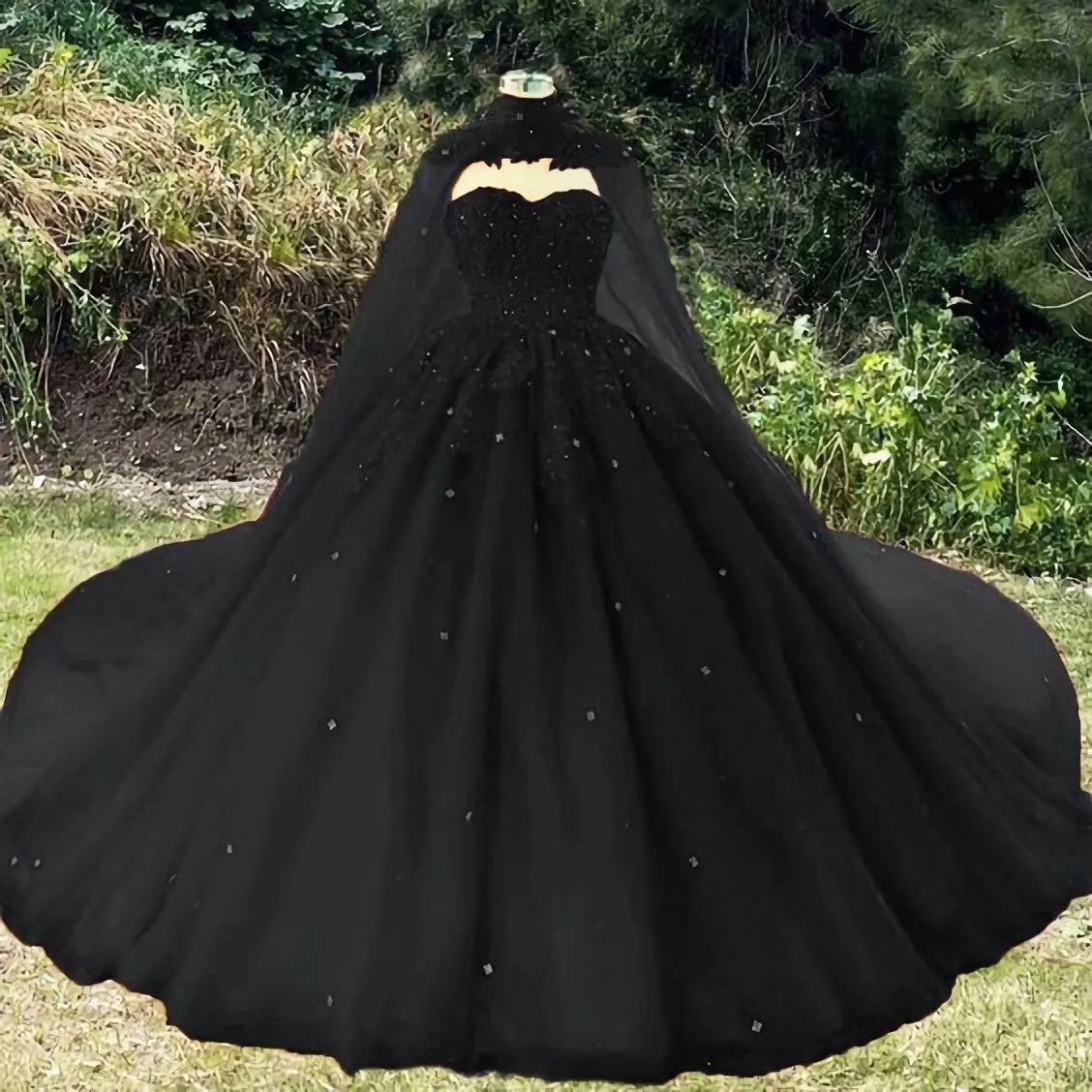 Vintage Black Wedding Dress Ball Gown For Gothic Weddings With Cape Prom Dress Evening Dress